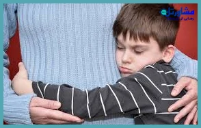 اضطراب در کودکان چگونه خود را نشان می‌دهد؟ نشانه‌ها، علائم پنهان و راه‌های کمک به کودک